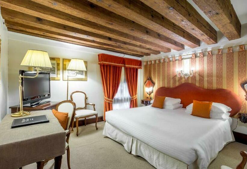 اتاق کلاسیک, Ruzzini Palace