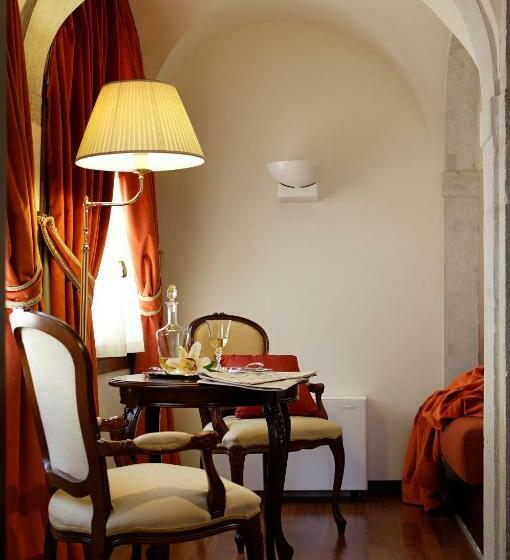 اتاق لوکس, Ruzzini Palace