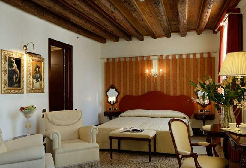 اتاق لوکس, Ruzzini Palace