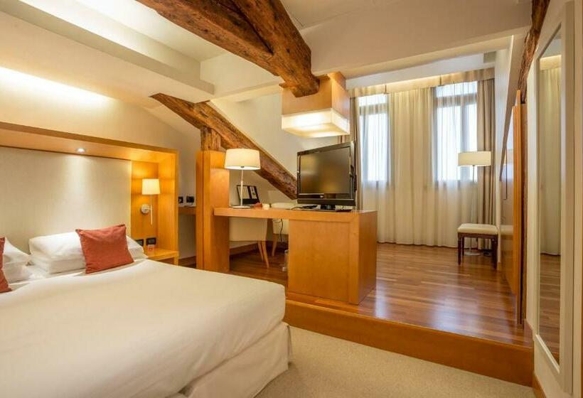 اتاق لوکس, Ruzzini Palace