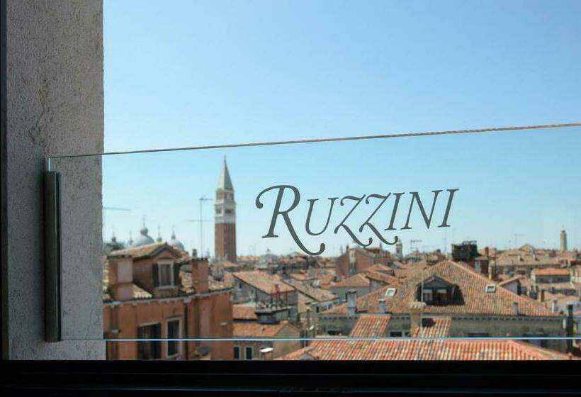 اتاق لوکس, Ruzzini Palace