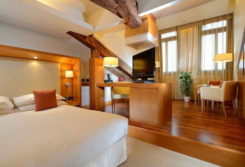 اتاق لوکس, Ruzzini Palace