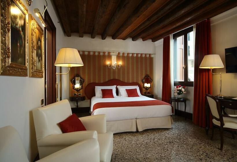 اتاق لوکس, Ruzzini Palace