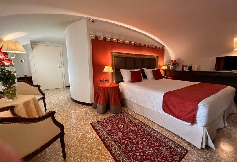اتاق استاندارد در طبقه همکف, Ruzzini Palace
