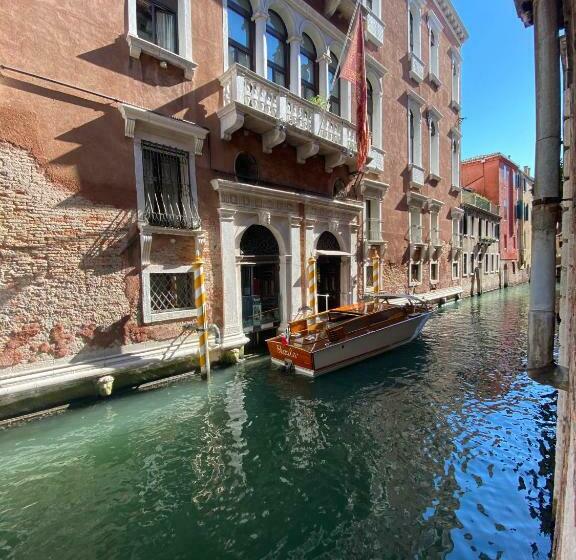 اتاق استاندارد در طبقه همکف, Ruzzini Palace