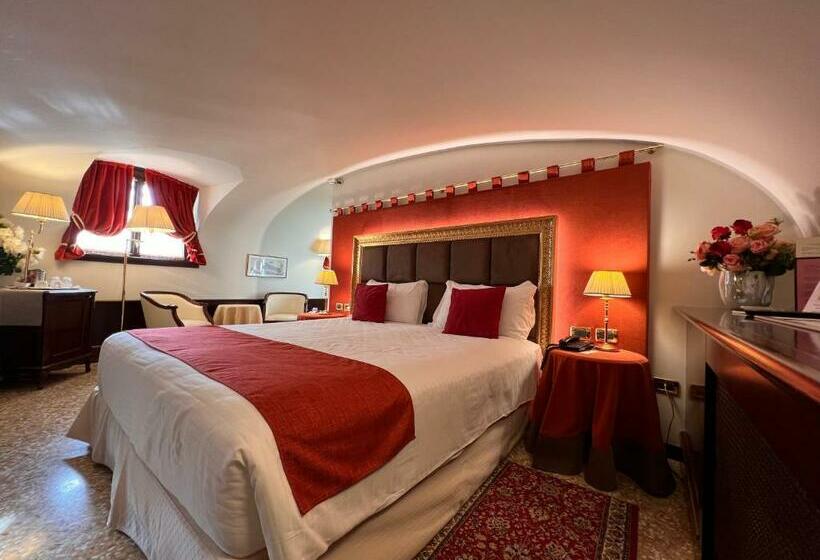 اتاق استاندارد در طبقه همکف, Ruzzini Palace