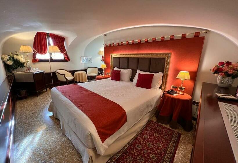 اتاق استاندارد در طبقه همکف, Ruzzini Palace