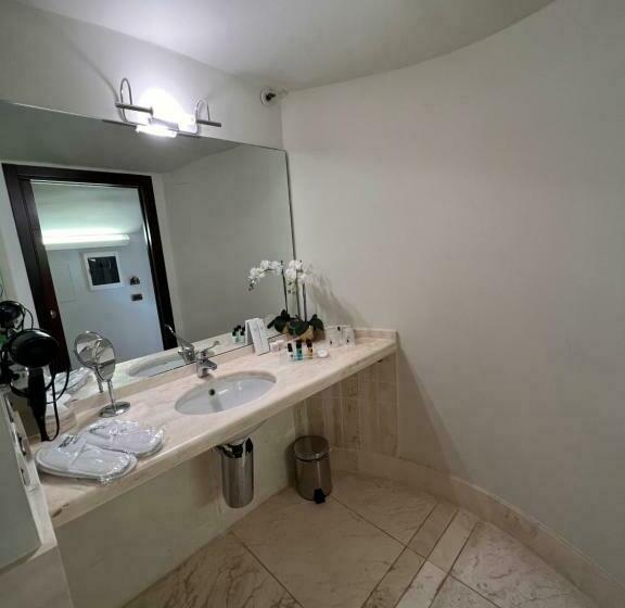 اتاق استاندارد در طبقه همکف, Ruzzini Palace