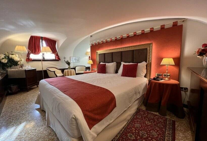 اتاق استاندارد در طبقه همکف, Ruzzini Palace