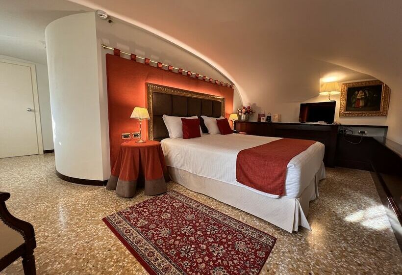 اتاق استاندارد در طبقه همکف, Ruzzini Palace