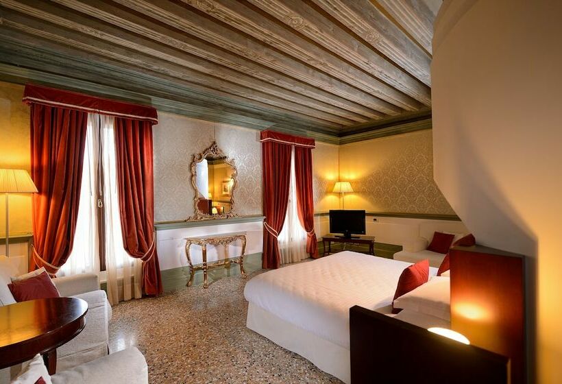 سوییت جونیور, Ruzzini Palace