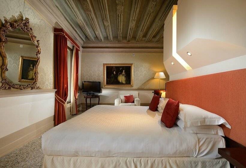 سوییت جونیور, Ruzzini Palace