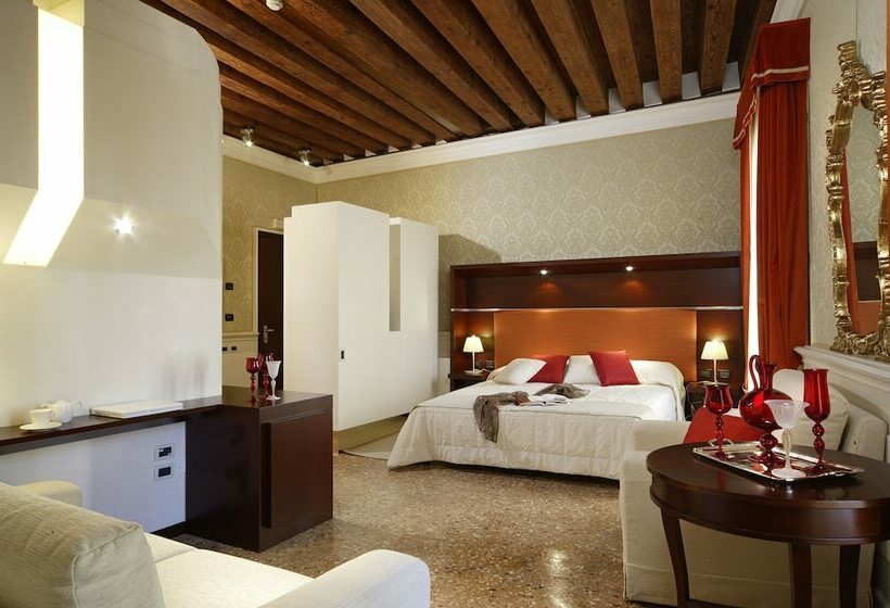 سوییت جونیور, Ruzzini Palace