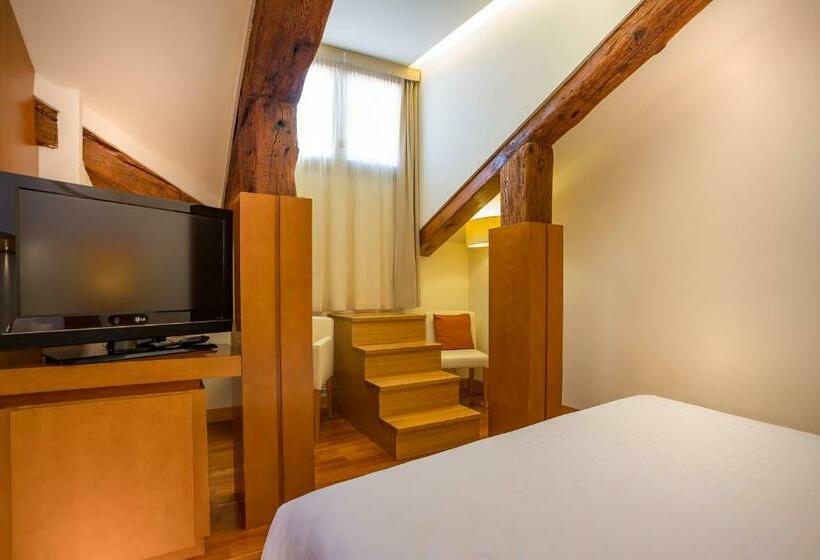 اتاق پنت هاوس, Ruzzini Palace