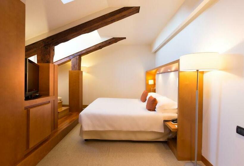 اتاق پنت هاوس, Ruzzini Palace