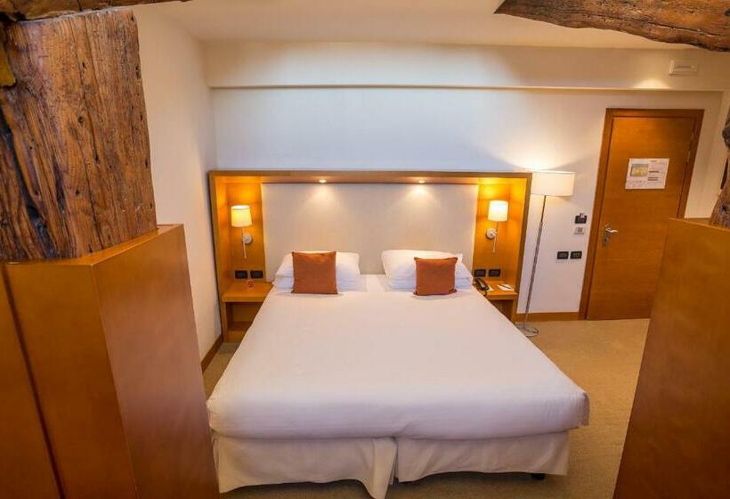 اتاق پنت هاوس, Ruzzini Palace