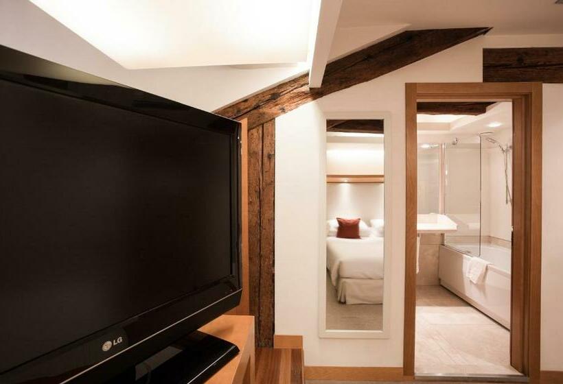 اتاق پنت هاوس, Ruzzini Palace