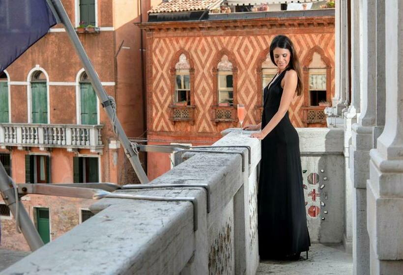 مجموعه ویستا شهر, Ruzzini Palace