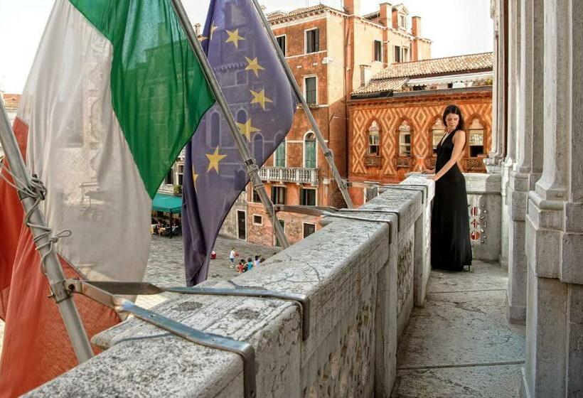 مجموعه ویستا شهر, Ruzzini Palace