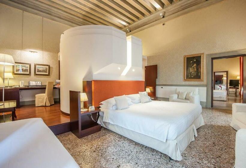 مجموعه ویستا شهر, Ruzzini Palace