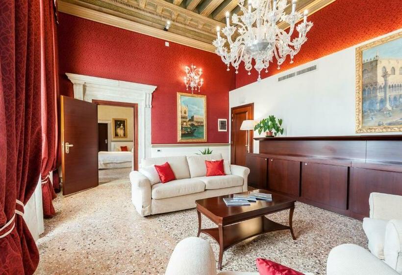 مجموعه ویستا شهر, Ruzzini Palace