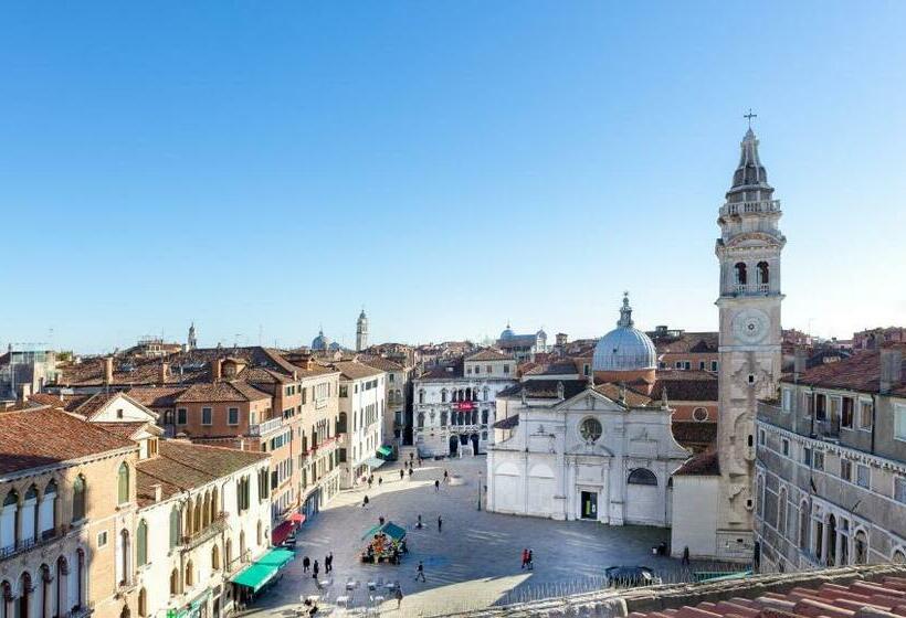 سوییت جونیور لوکس, Ruzzini Palace