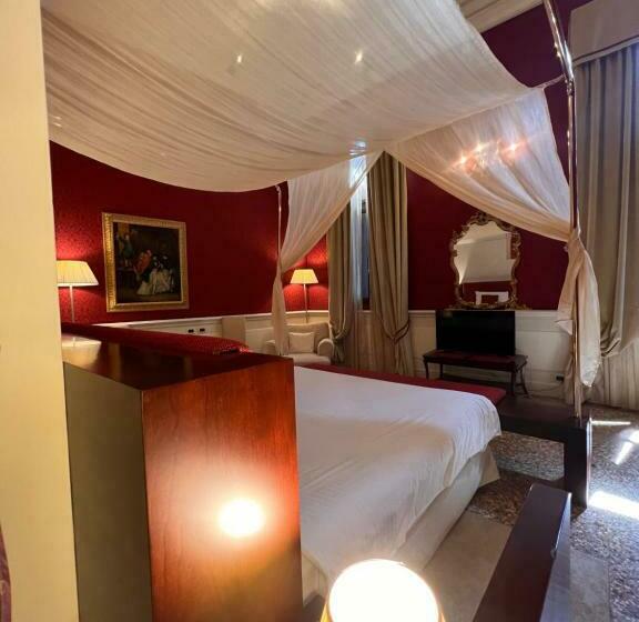 سوییت جونیور لوکس, Ruzzini Palace