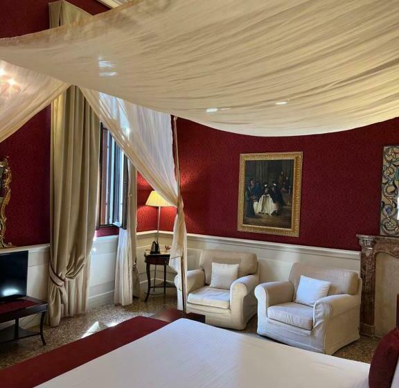 سوییت جونیور لوکس, Ruzzini Palace