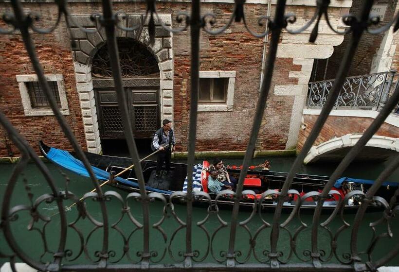 Classic Room with Views, Ruzzini Palace