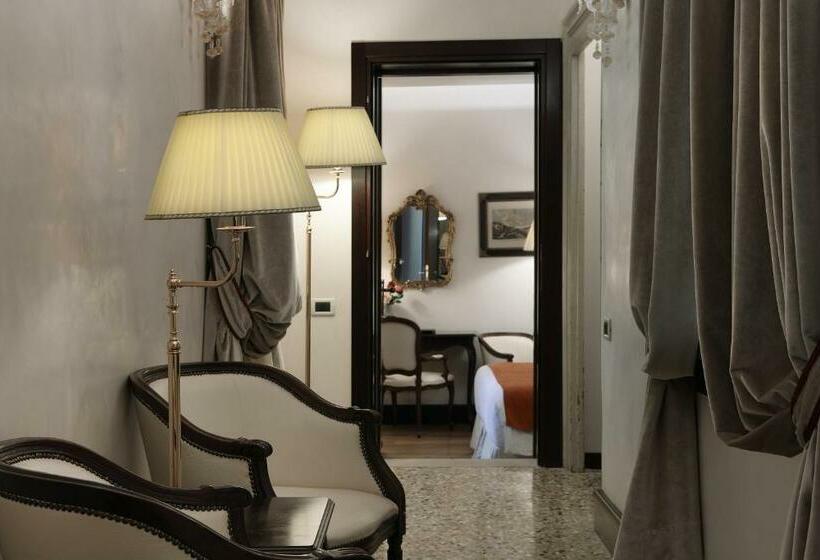 Classic Room with Views, Ruzzini Palace
