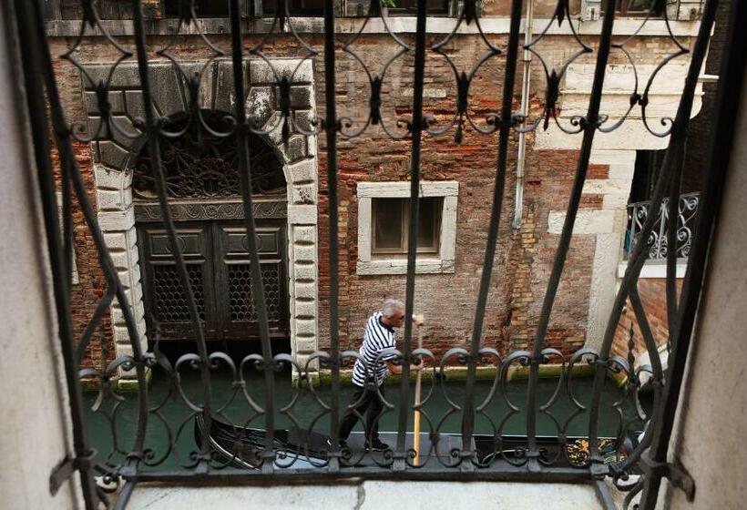 Classic Room with Views, Ruzzini Palace