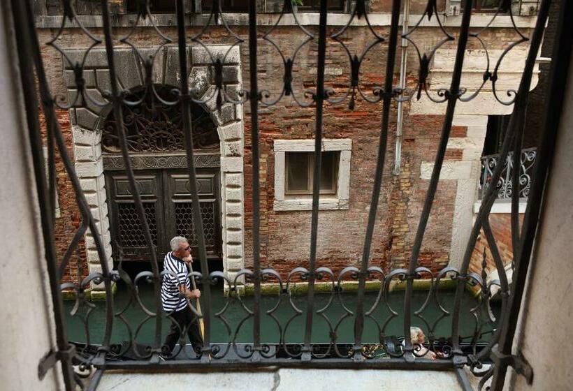 Classic Room with Views, Ruzzini Palace