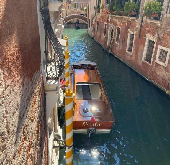 Classic Room with Views, Ruzzini Palace