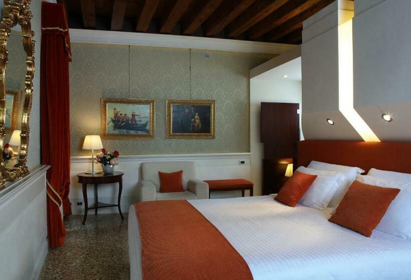 سوئیت جونیور با چشم‌انداز, Ruzzini Palace