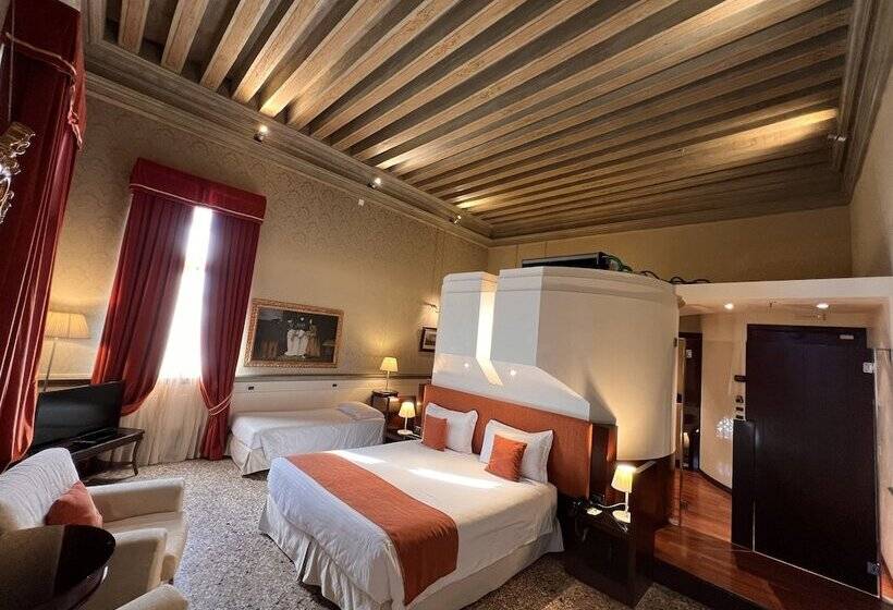 سوییت جونیور, Ruzzini Palace