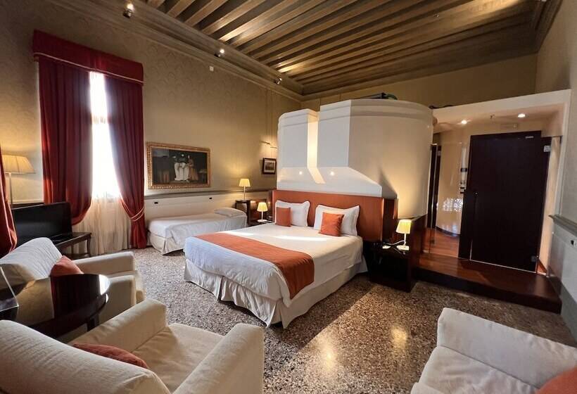 سوییت جونیور, Ruzzini Palace