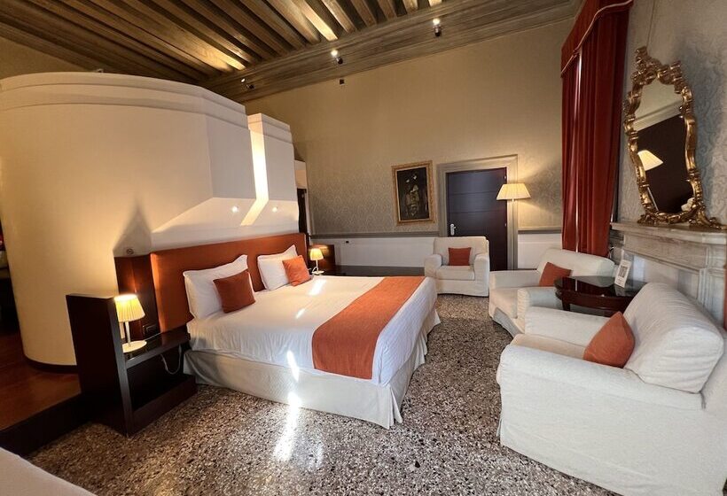 سوییت جونیور, Ruzzini Palace