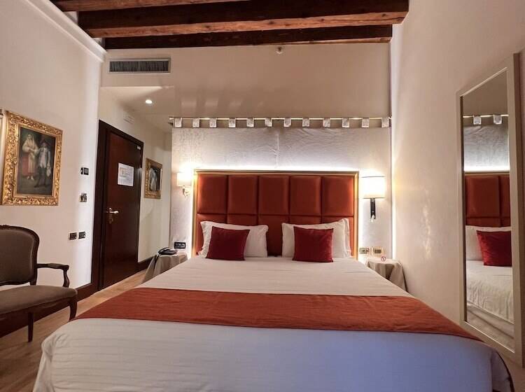 Classic Room with Views, Ruzzini Palace