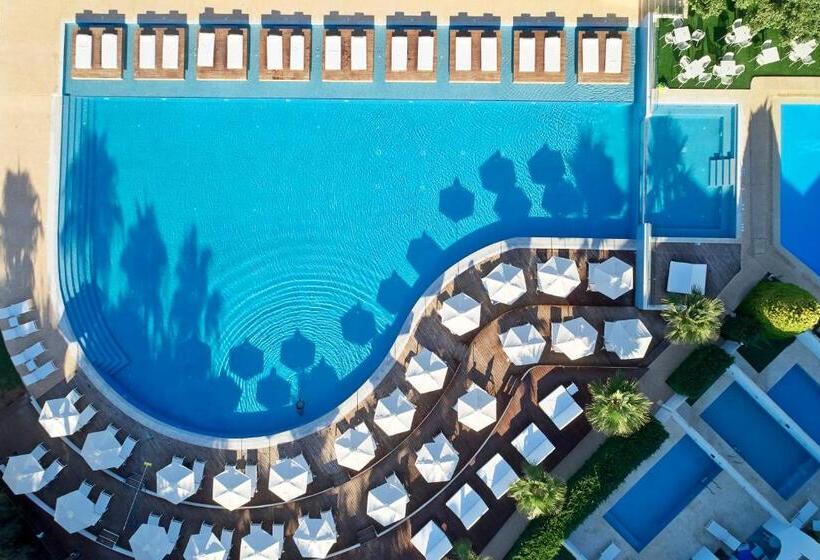 جناح ديلوكس, So White Club Resort