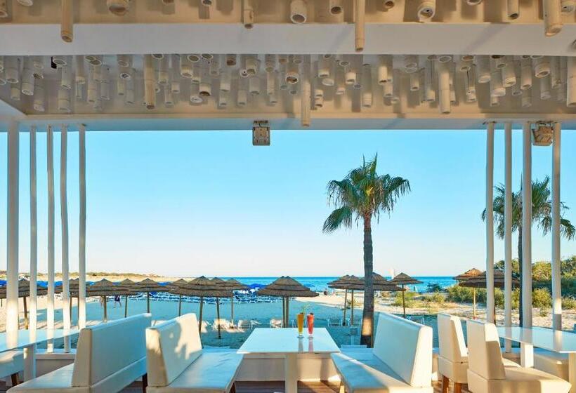 جناح بغرفتي نوم, So White Club Resort