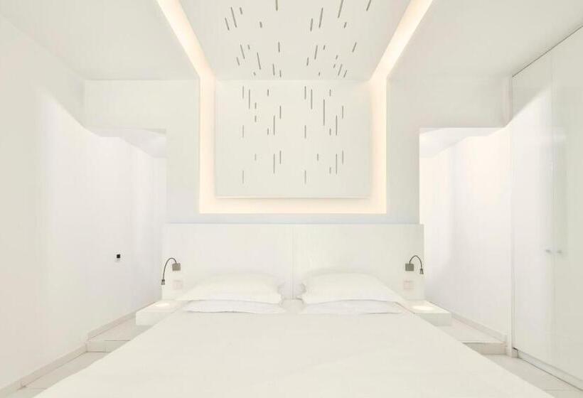 جناح دور أخير, So White Club Resort