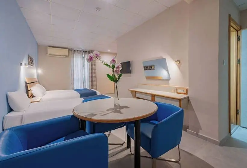 Triple Room Sea View, Xemxija Bay