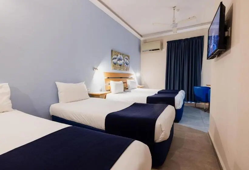 اتاق استاندارد چهار تخته, Xemxija Bay