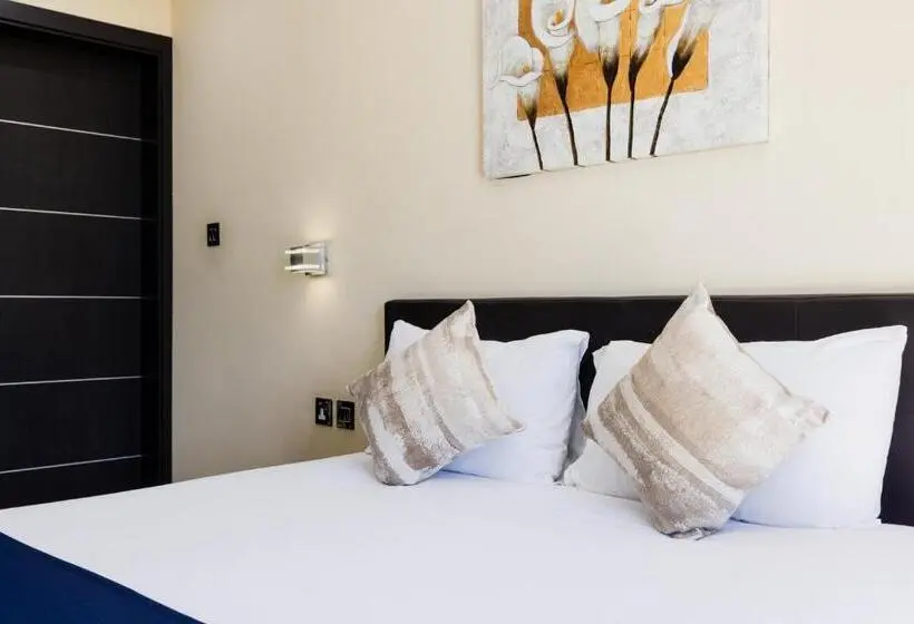 1 Bedroom Penthouse Apartment, Xemxija Bay