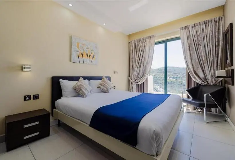 1 Bedroom Penthouse Apartment, Xemxija Bay