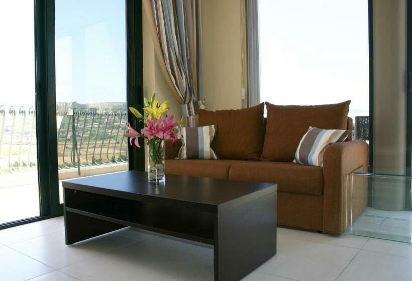 غرفة دور أخير, Porto Azzurro Aparthotel