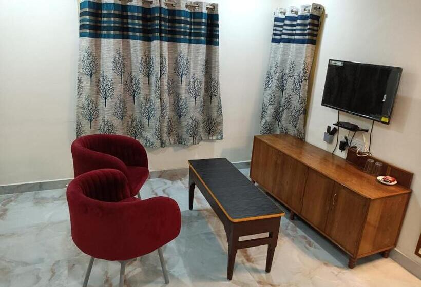 اتاق استاندارد با تخت بزرگ, Hcb