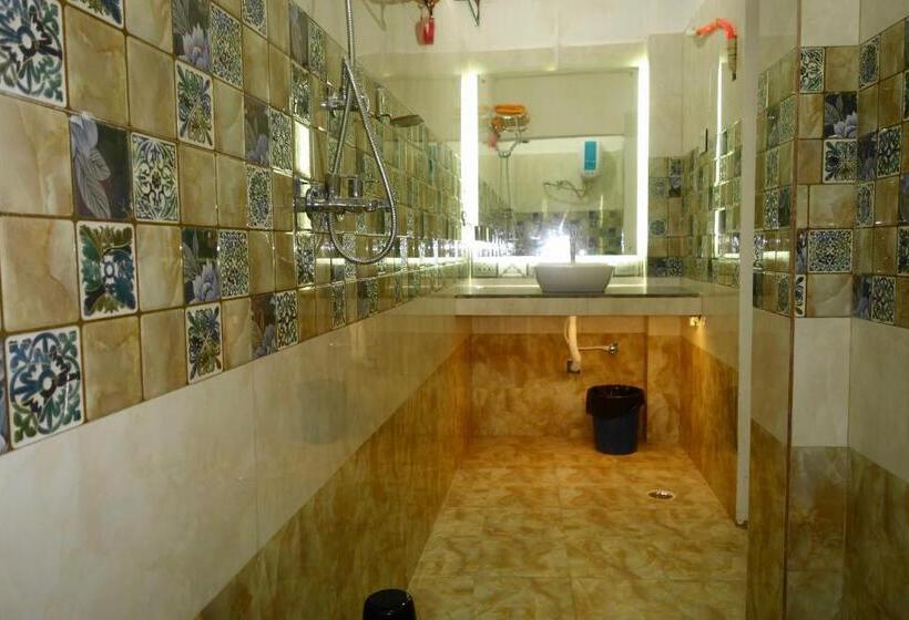 اتاق استاندارد با تخت بزرگ, Hcb