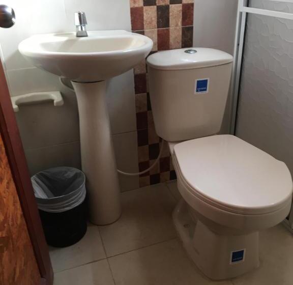 Номер Стандарт Трехместный, Hostal Los Wichos