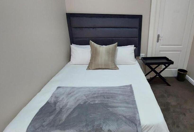 家庭间, Winchester Place